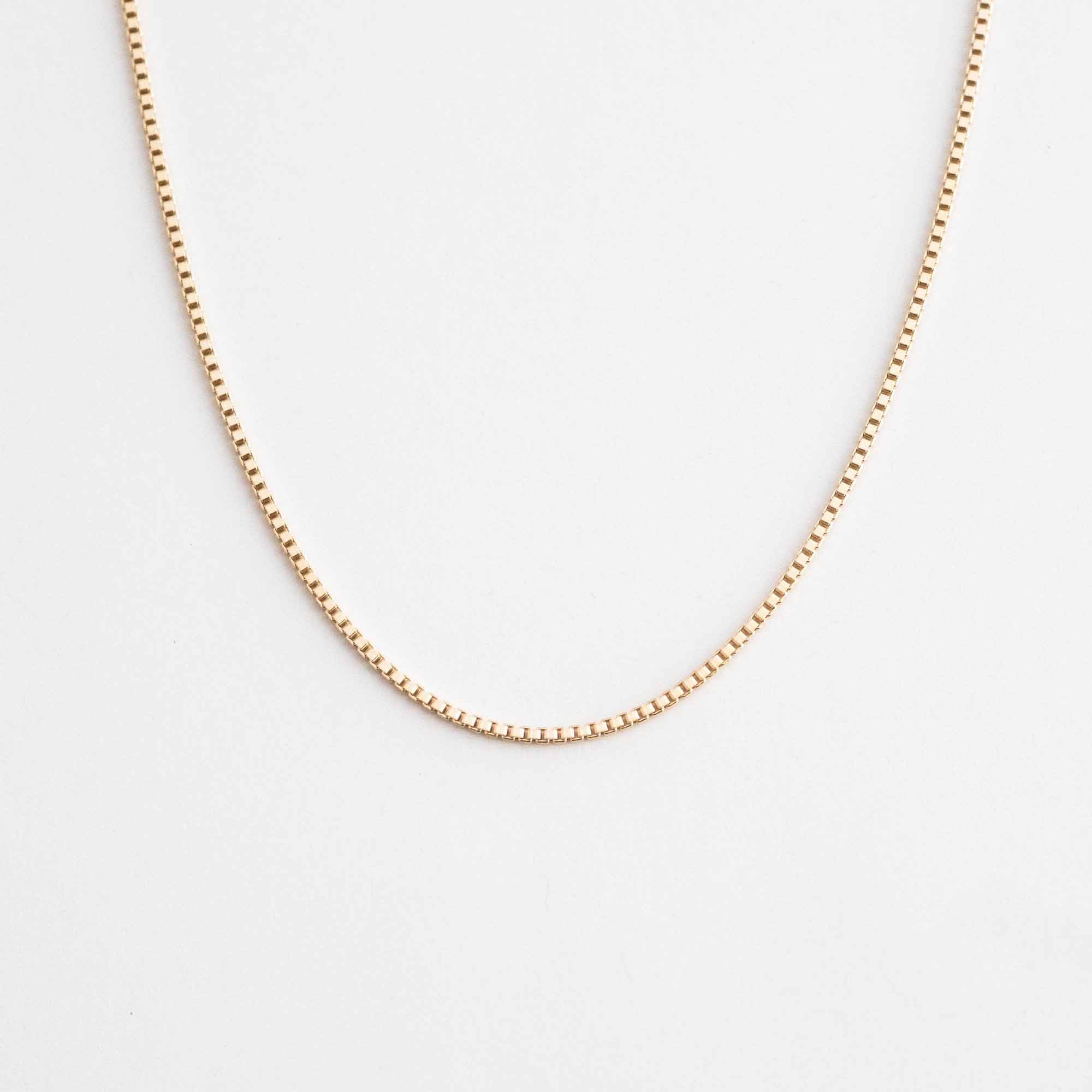 Box chain necklace gold